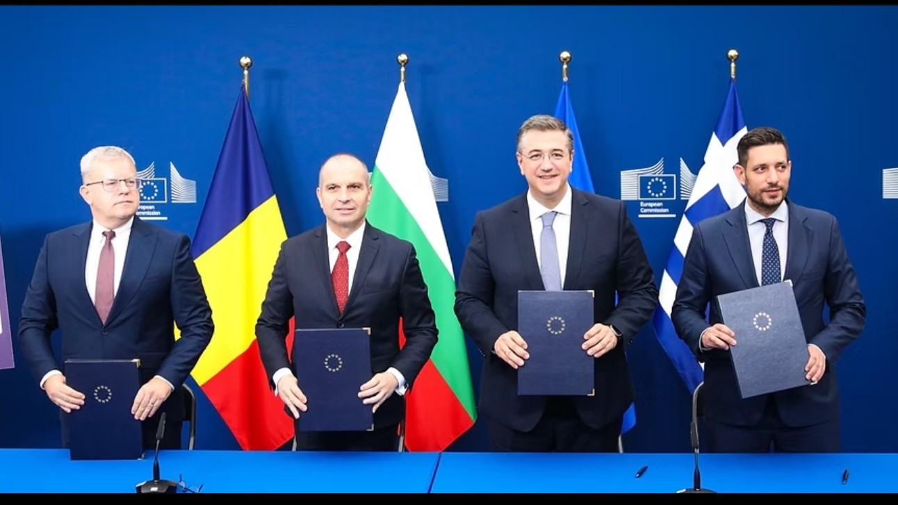 ANALİZ: KARADENİZ-EGE KORİDORU VE T&Uuml;RKİYE&rsquo;NİN MERKEZİ KONUMU