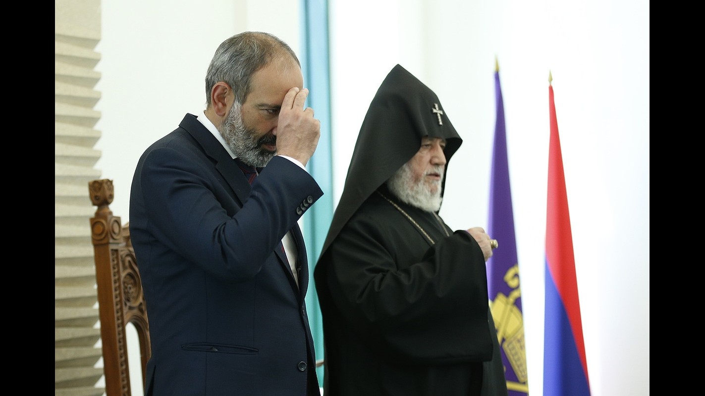 YORUM: ERMENİSTAN&rsquo;DA KİLİSE&rsquo;NİN SİYASİ MUHALEFETİ VE DİASPORADA YARATTIĞI FİKİR AYRILIKLARI