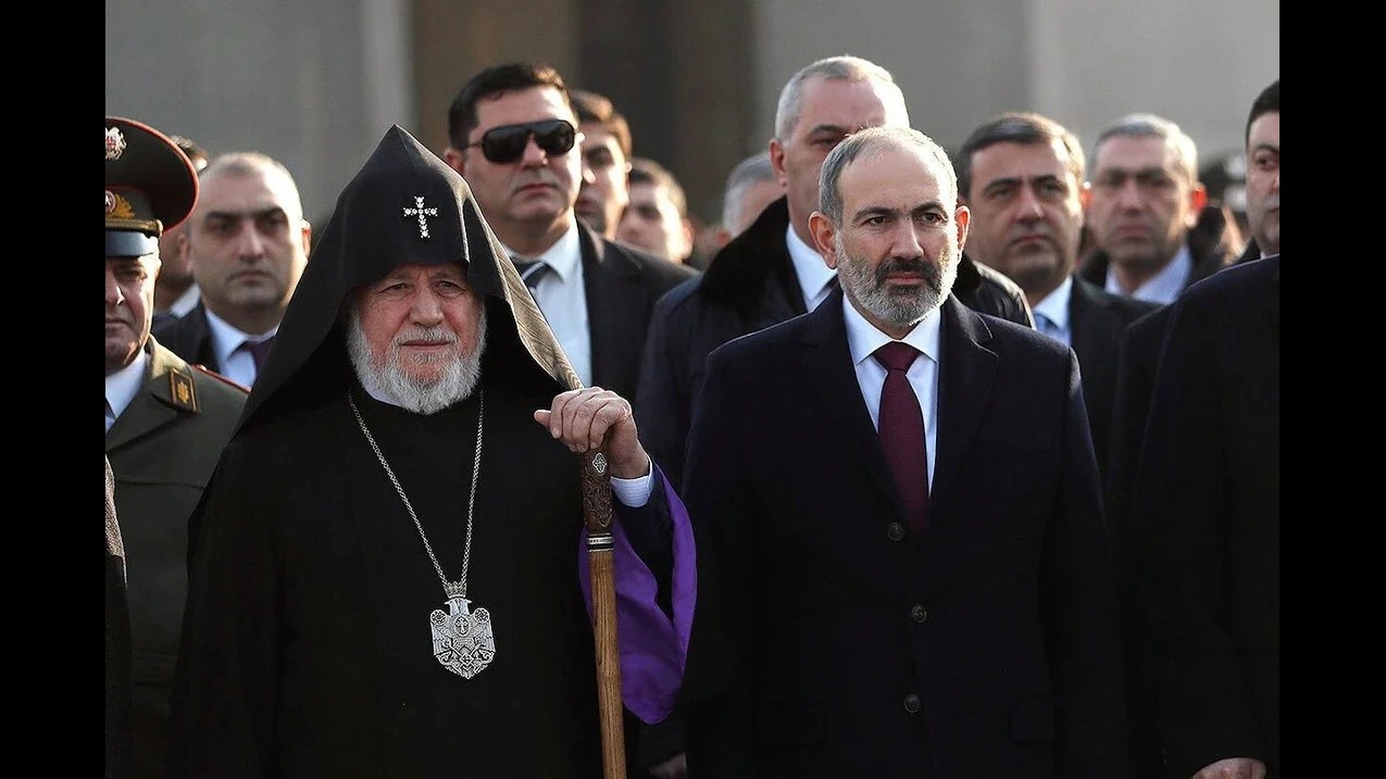 YORUM: PAŞİNYAN VE KİLİSE Y&Ouml;NETİMİ ARASINDAKİ GERİLİMDE SON DURUM